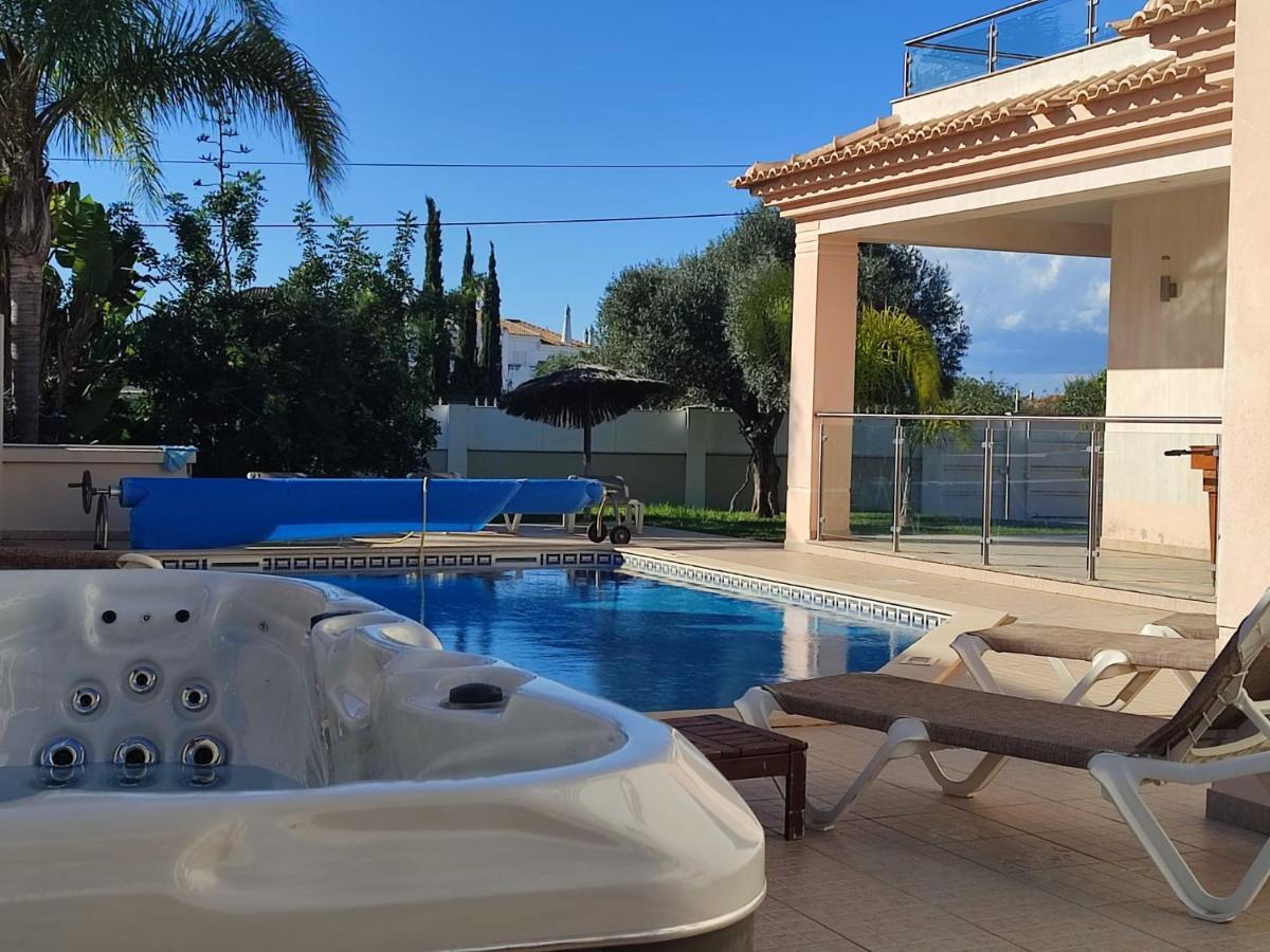 Villa Ruana - 5 Bedrooms On Suite- Free Out Door Hot Jacuzzi - By Bedzy アルブフェイラ エクステリア 写真