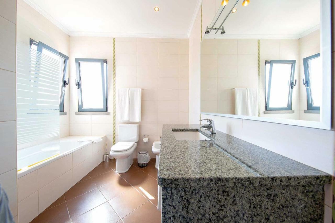 Villa Ruana - 5 Bedrooms On Suite- Free Out Door Hot Jacuzzi - By Bedzy アルブフェイラ エクステリア 写真